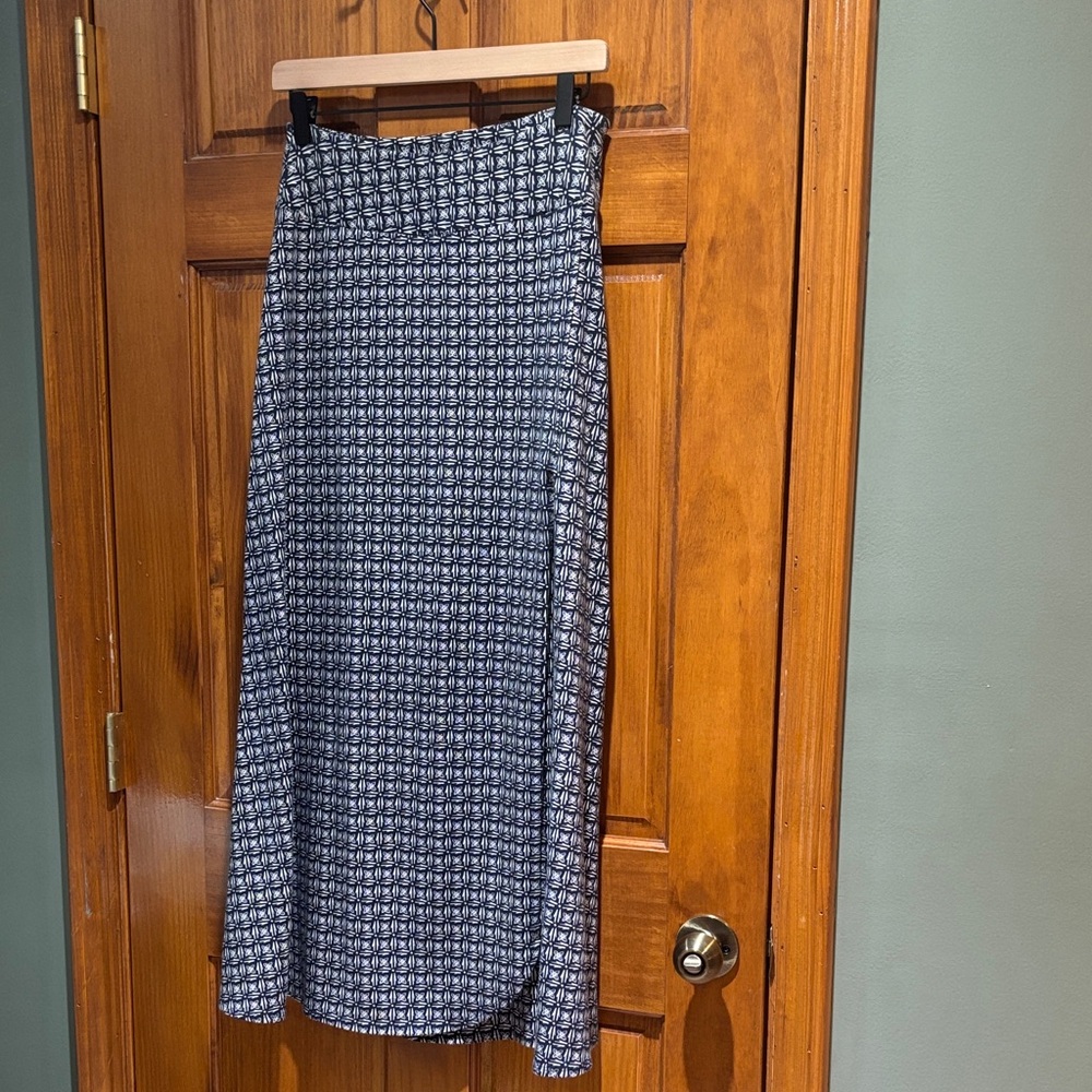 Talbots Black and White Patterned Midi Skirt❤️